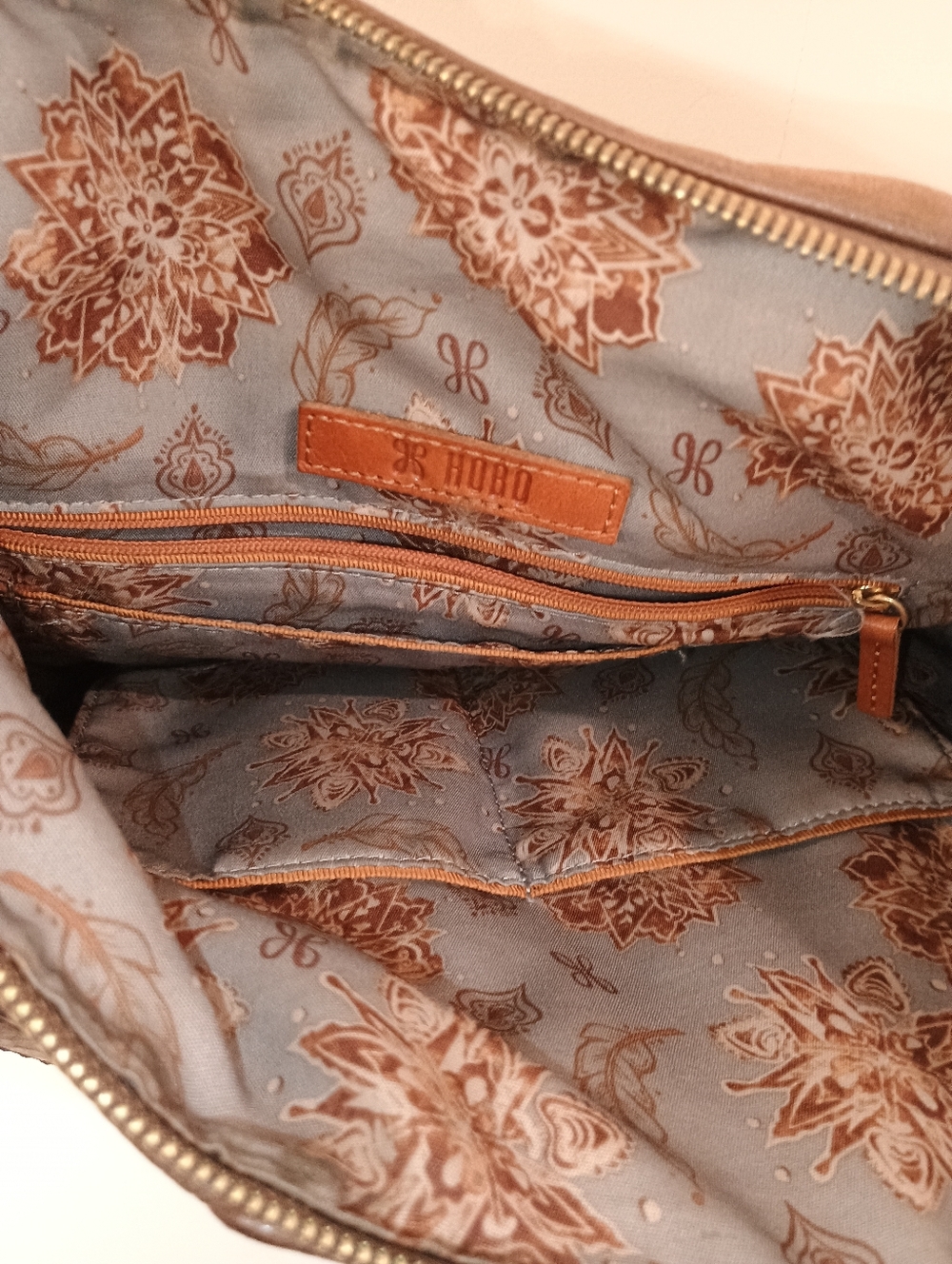 Hobo Brand Classic Tan Leather Boho Shoulder Bag - Picture 5 of 10